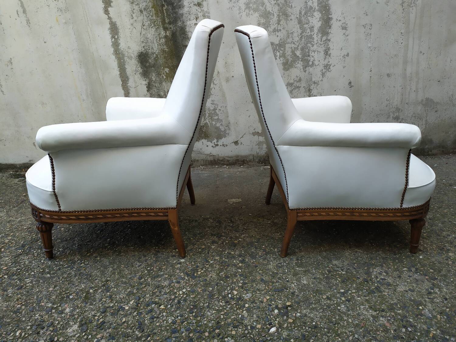 Paire de fauteuils Louis XVI