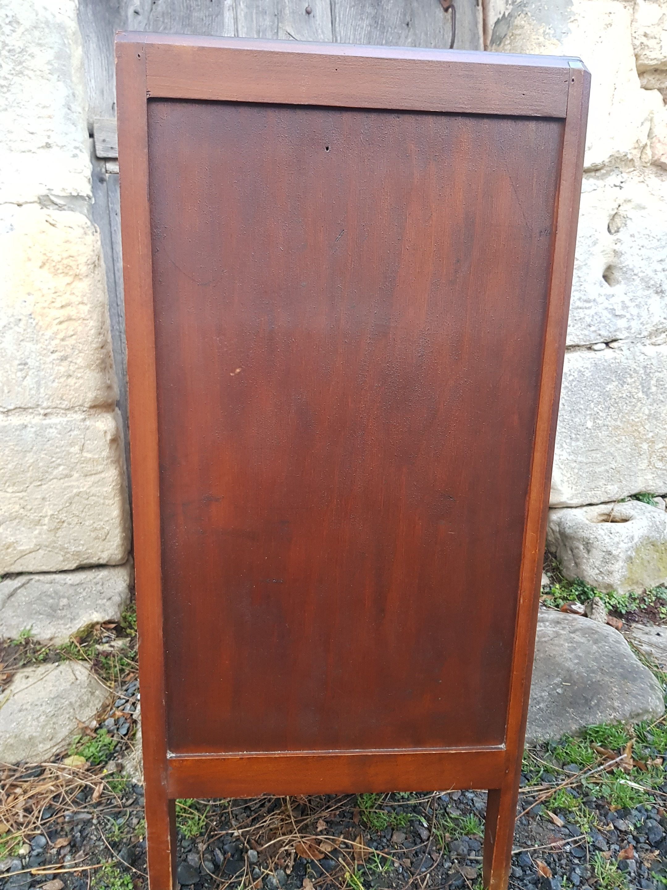 Chest of drawers