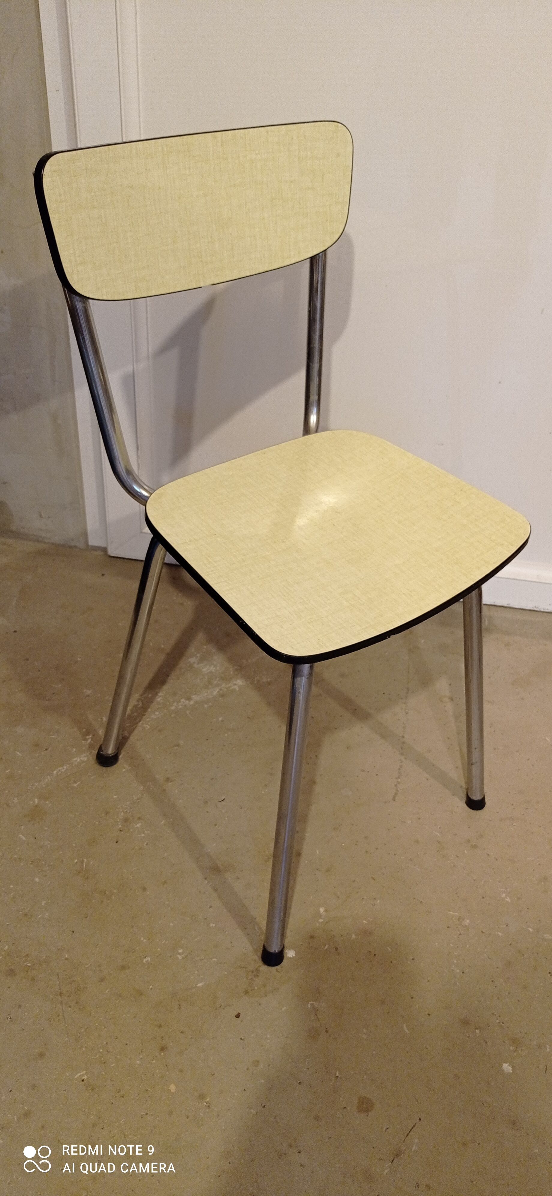 Chair anise formica