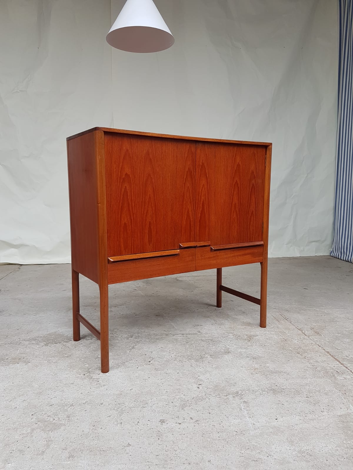 Md century Mcintosh bar cabinet