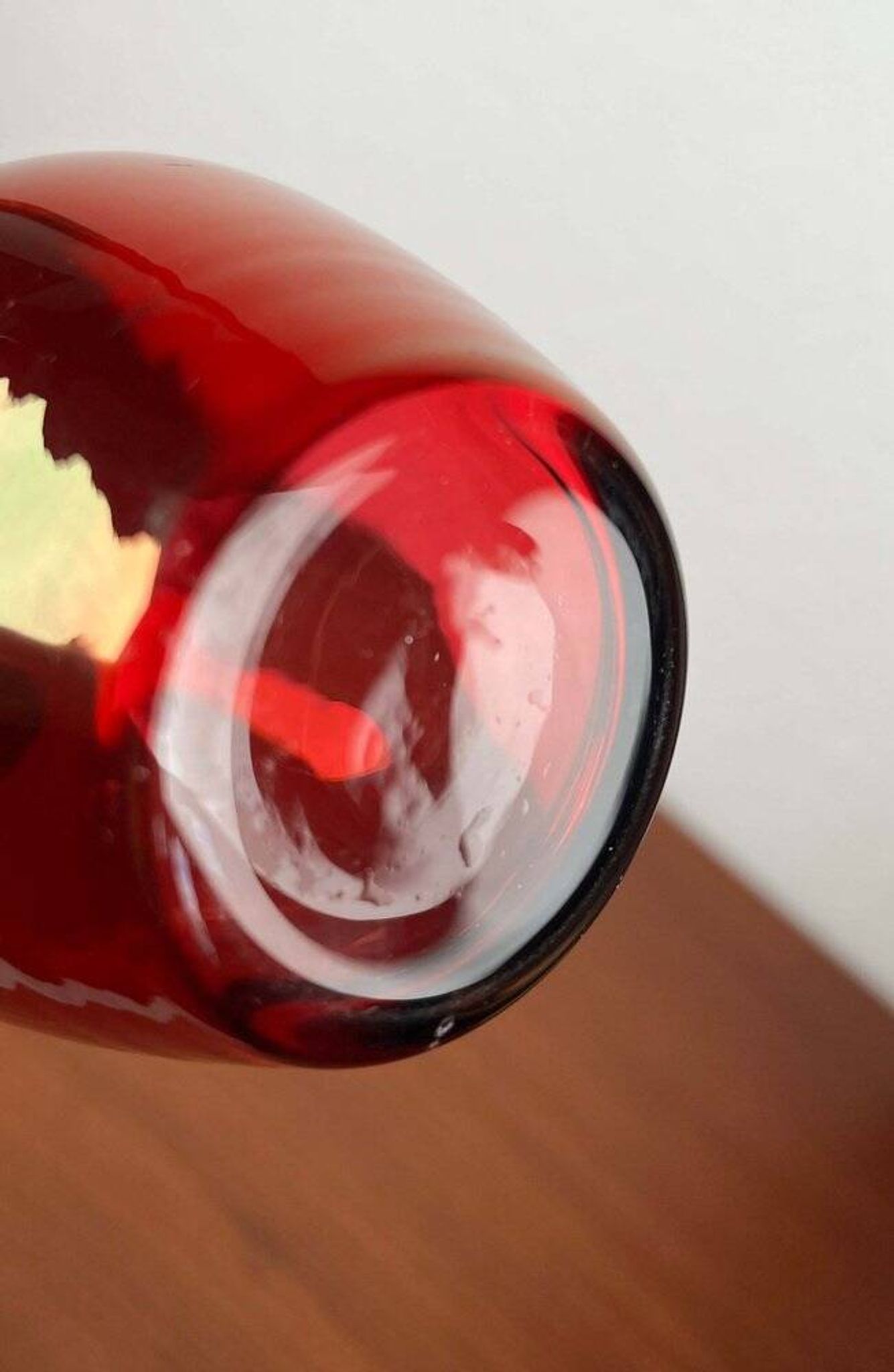 German glass vase from the mid-century modern period by Alfred Taube, 1960s.