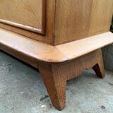 Buffet asymmetrical compass feet