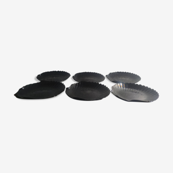 Set of 6 vintage black shell plates