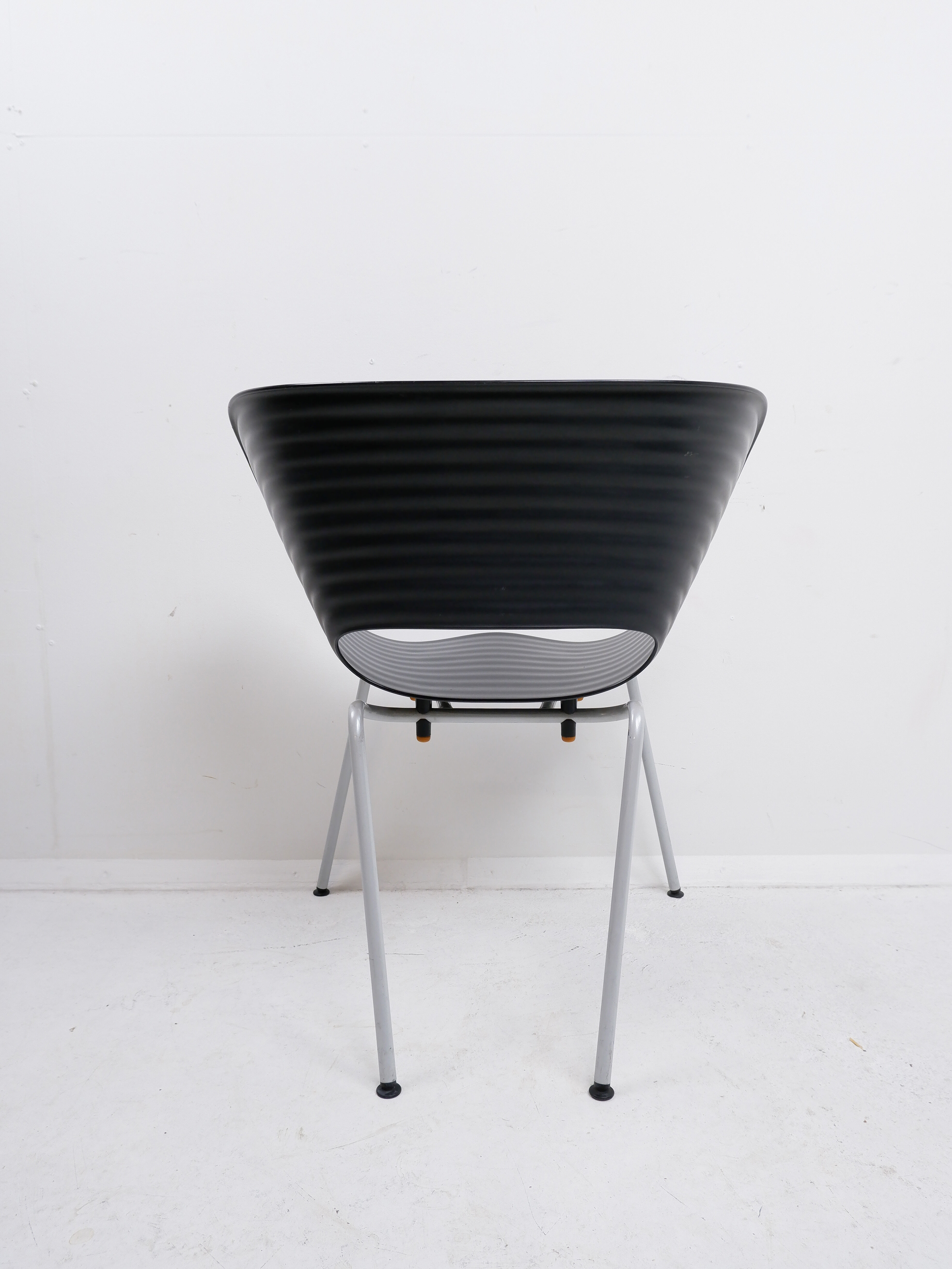 Tom Vac chair by Vitra