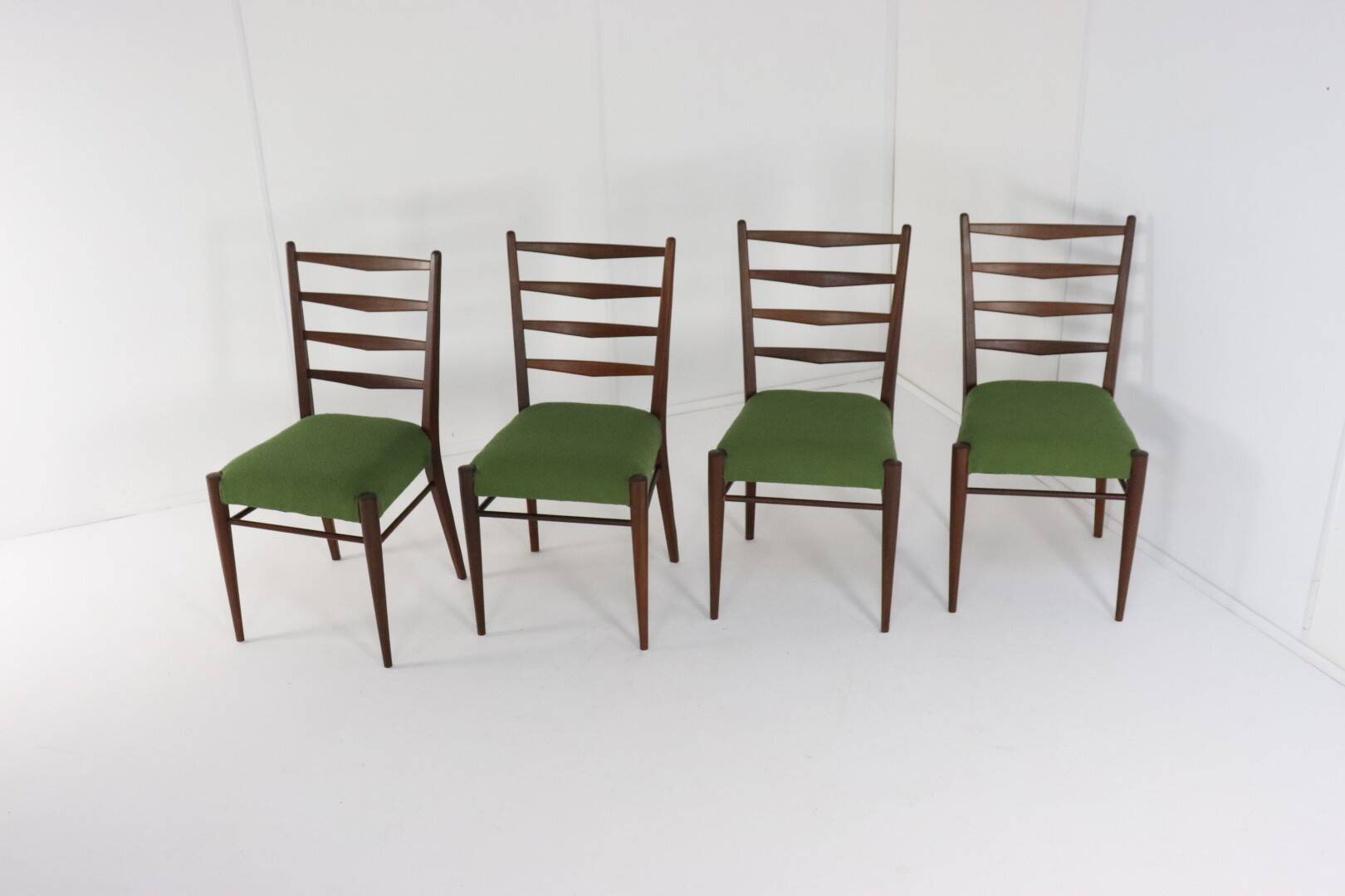 4 chaises Pastoe ST09 en teck 'Bilderdijk'