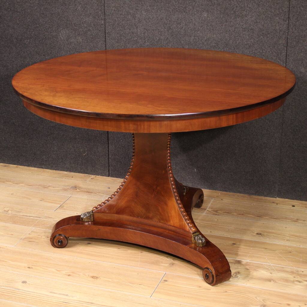 Grande table en acajou du XXe siècle