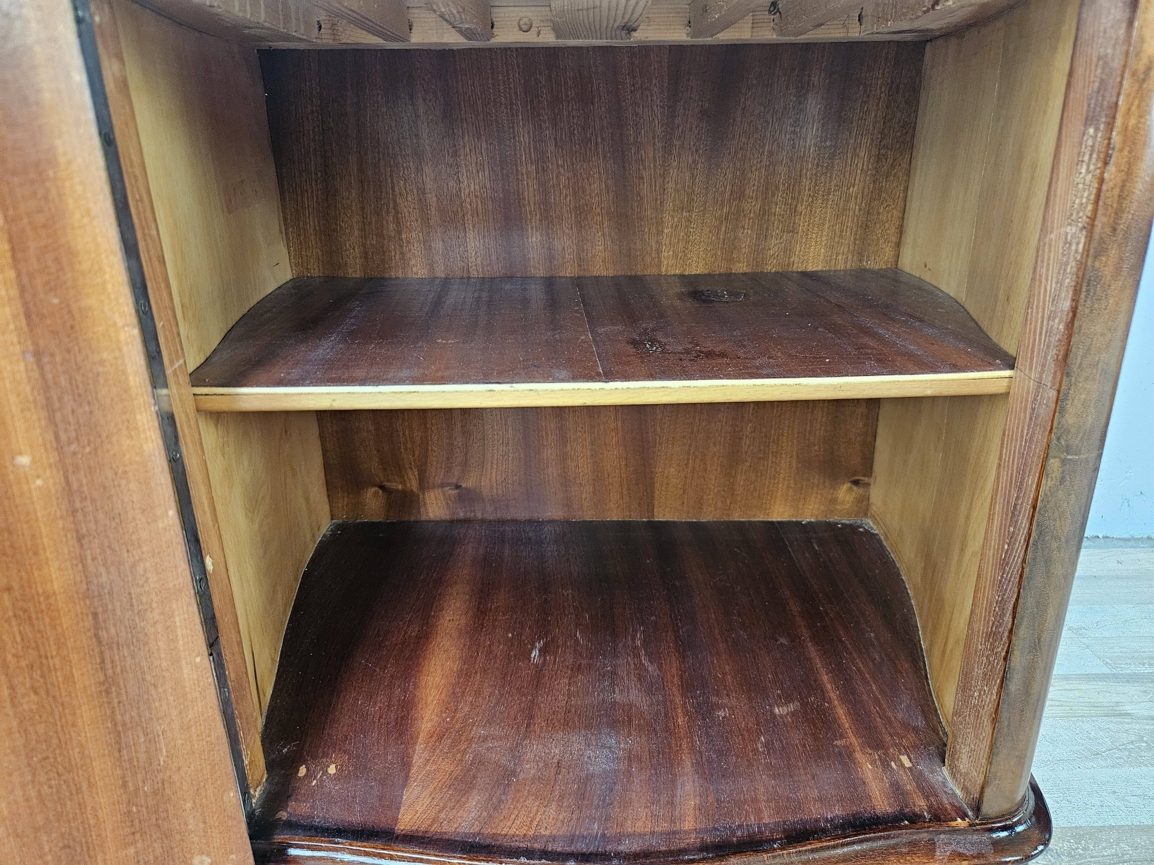 Pair of 1940s Chippendale bedside tables in walnut burl