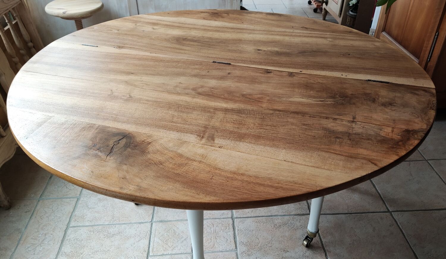 Half-moon table
