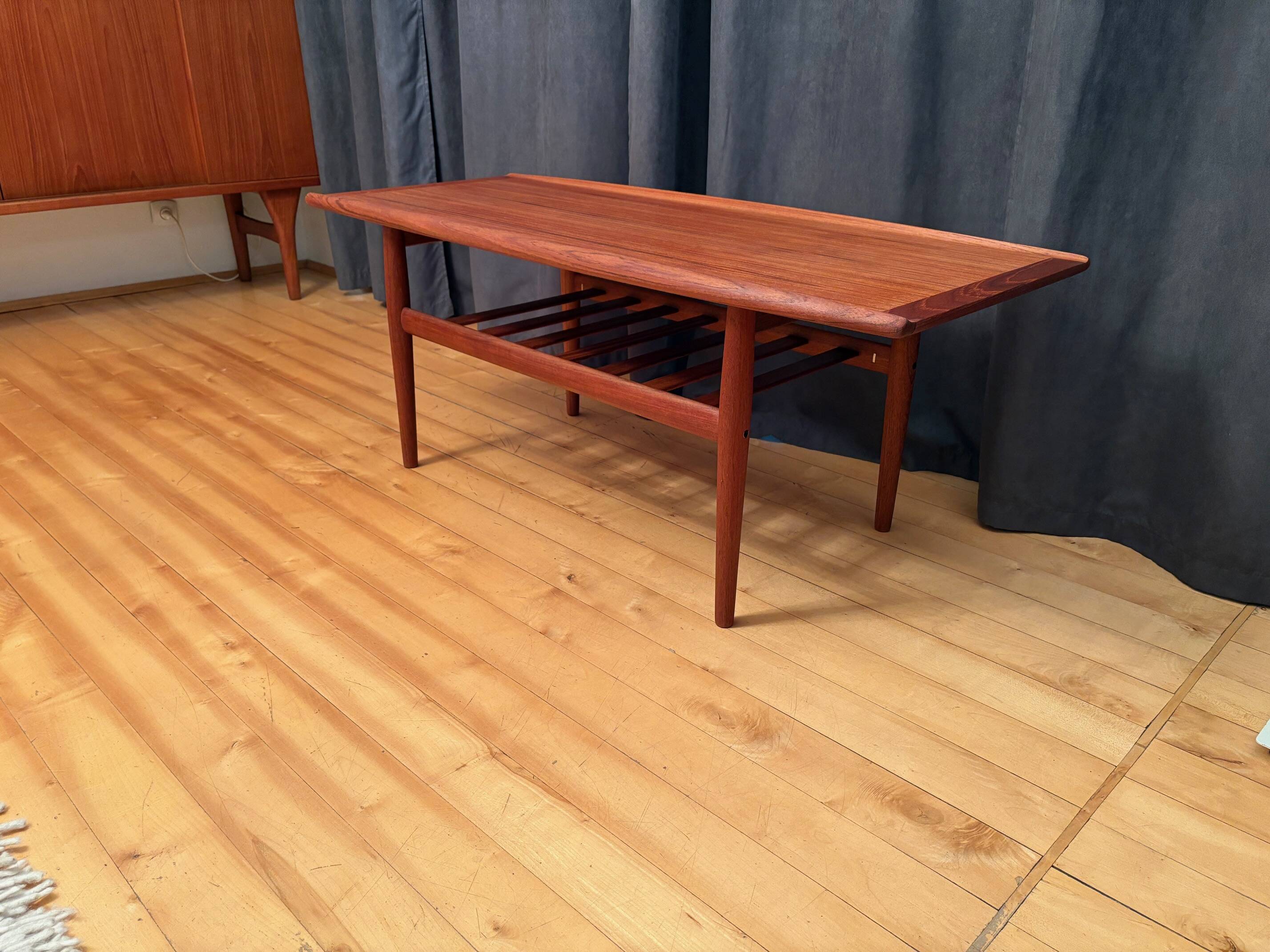 Coffee table designed by Grete Jalk, Glostrup Møbelfabrik, 1960s