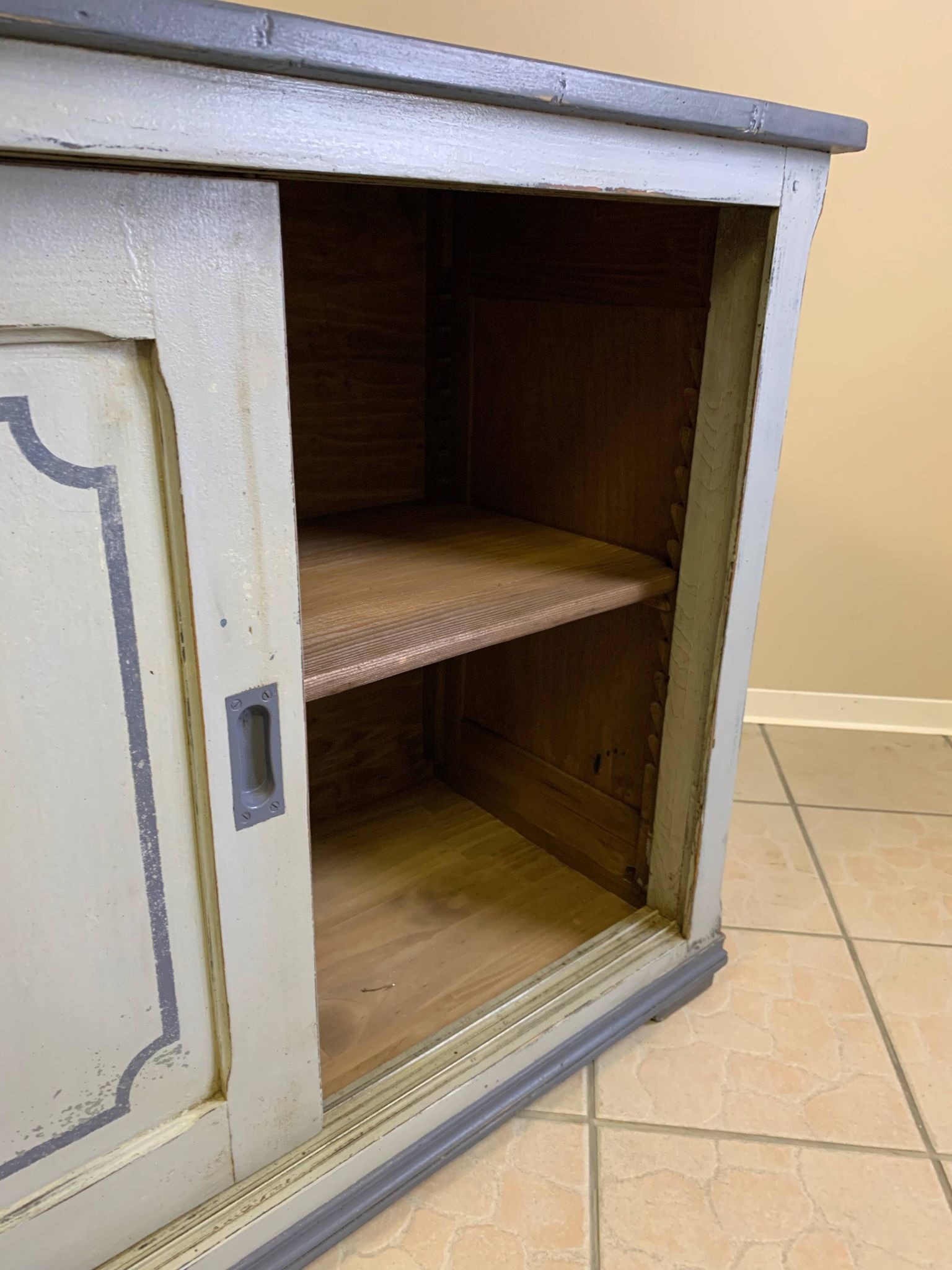 Store furniture