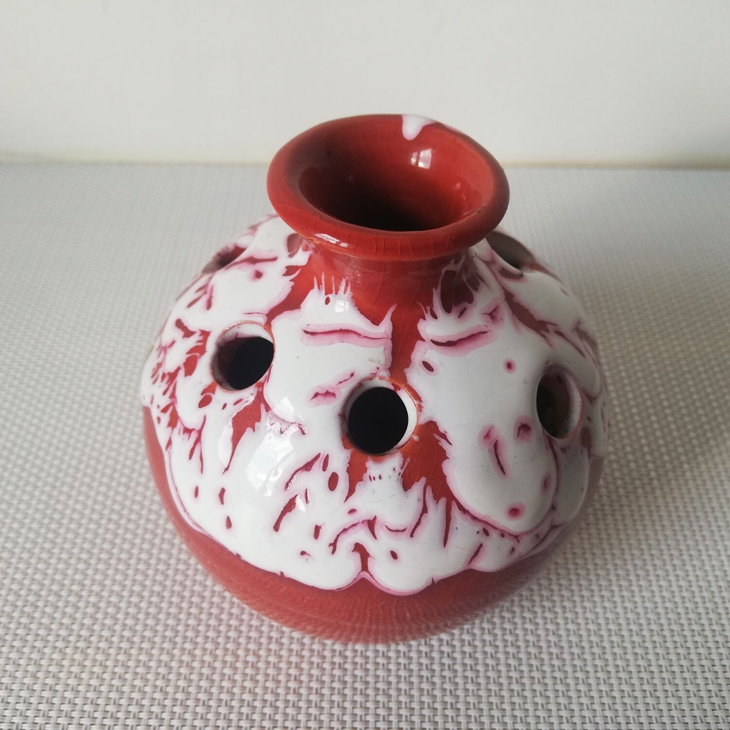 Pique flower vase