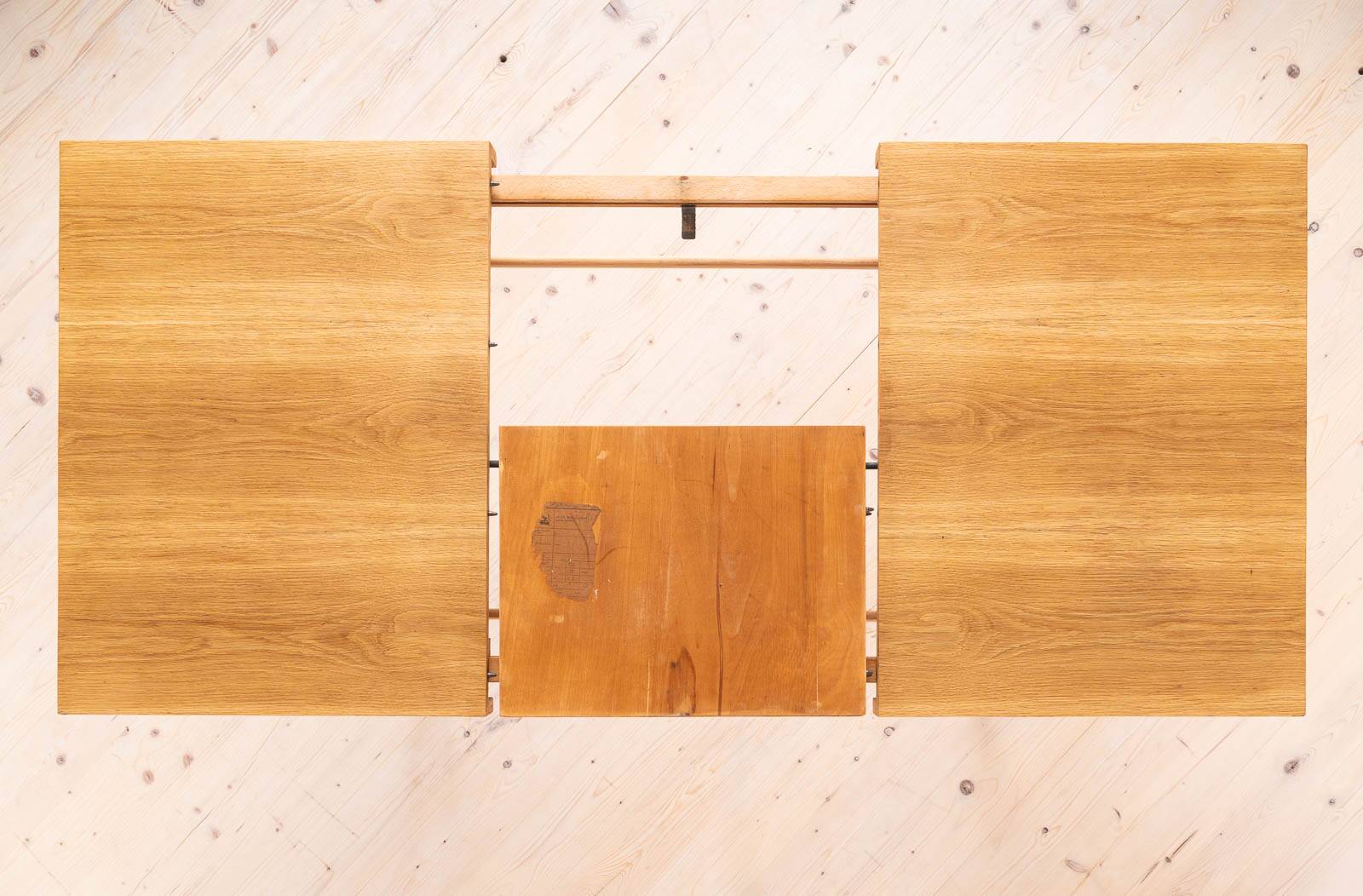 Dining table and 4 chairs by Antonin Šuman, restored.