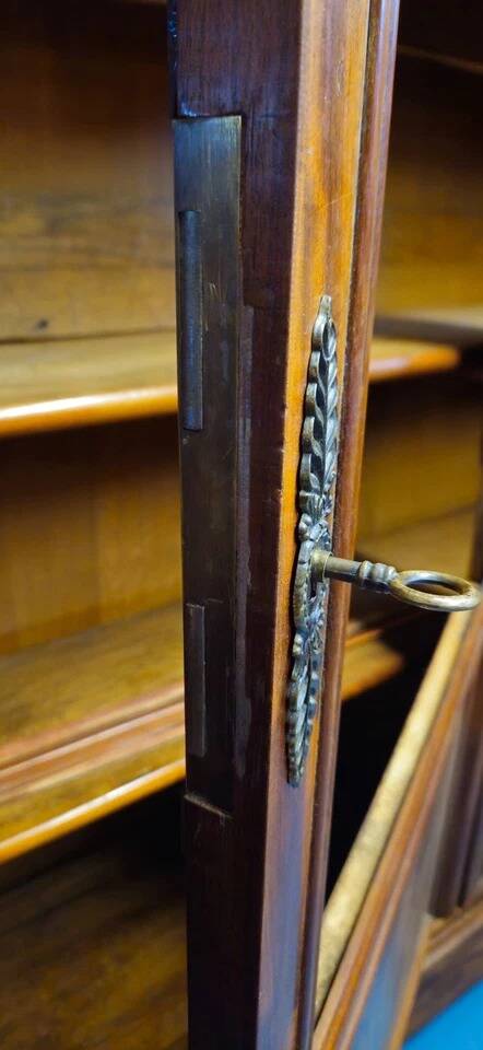 Important library stamped from the Louis Philippe period in mahogany / early