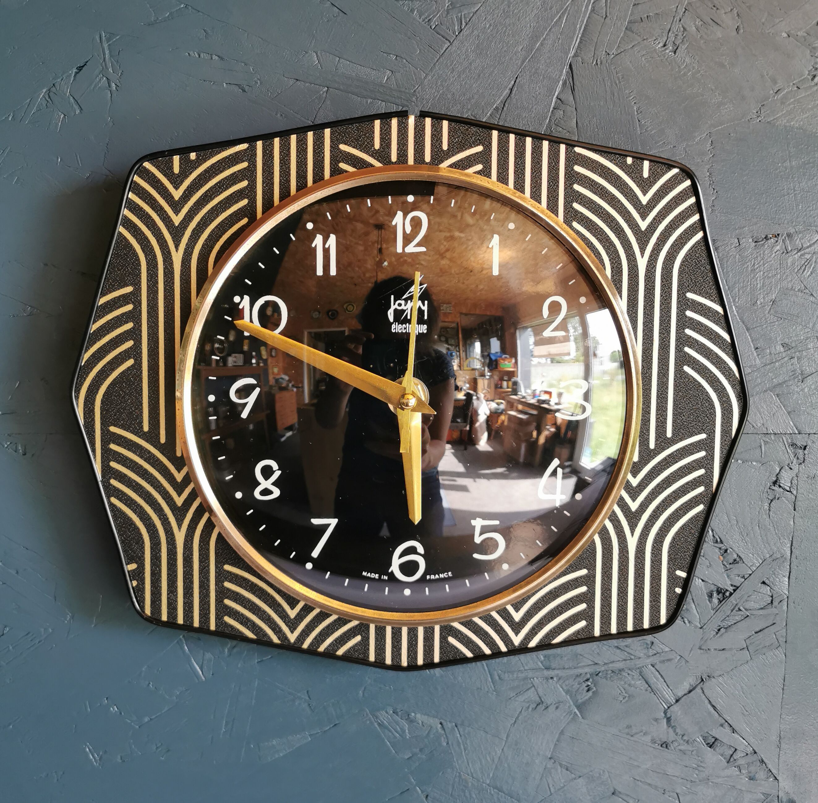 Vintage clock silent wall clock 60s "Golden Black Electric Japy"