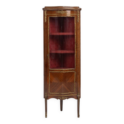 Vitrine d'angle de style Louis XV avec vitre cintrée, vers 1950