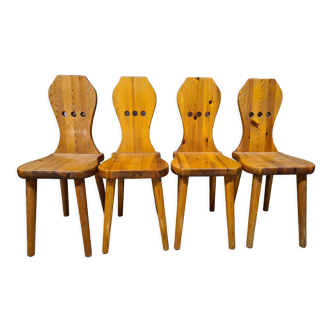 Lot de 4 chaises en pin suède