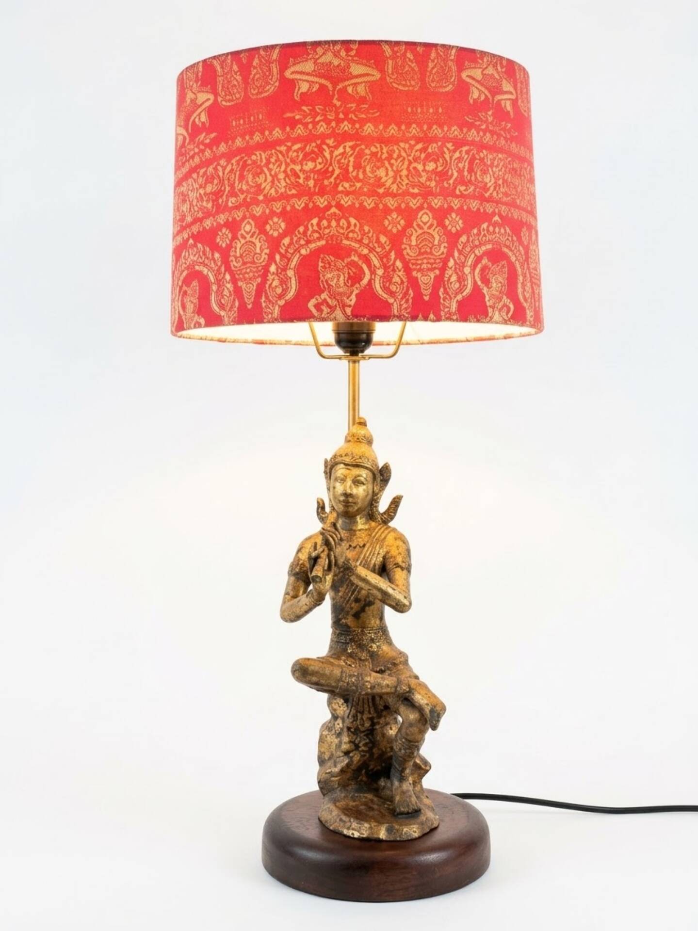 Unique and monumental Siamese bronze lamp from the 19th century, stamped.