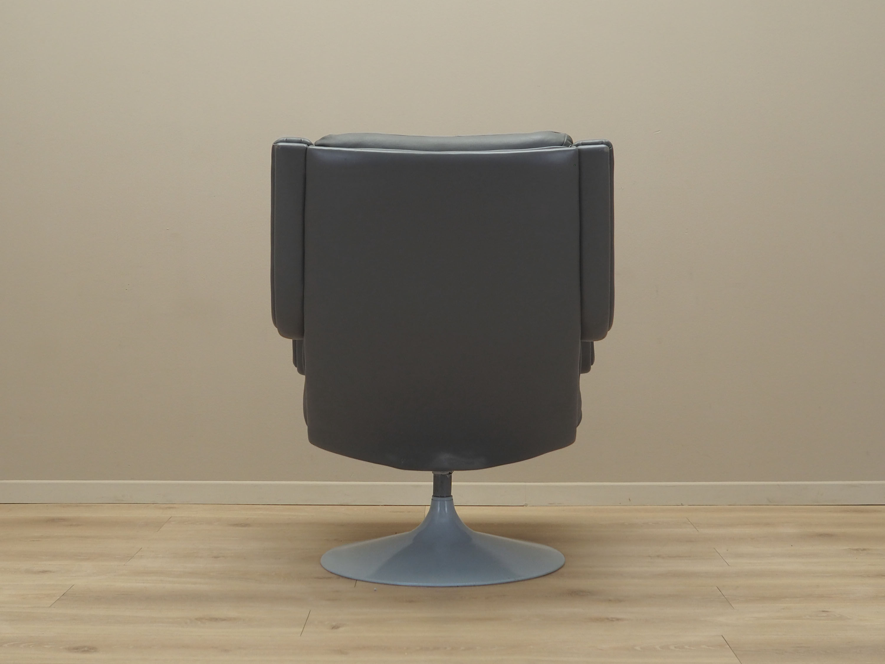Grey leather swivel armchair, Danish design, 1960s, designer: Geoffrey Harcourt, manufacturer: Artif