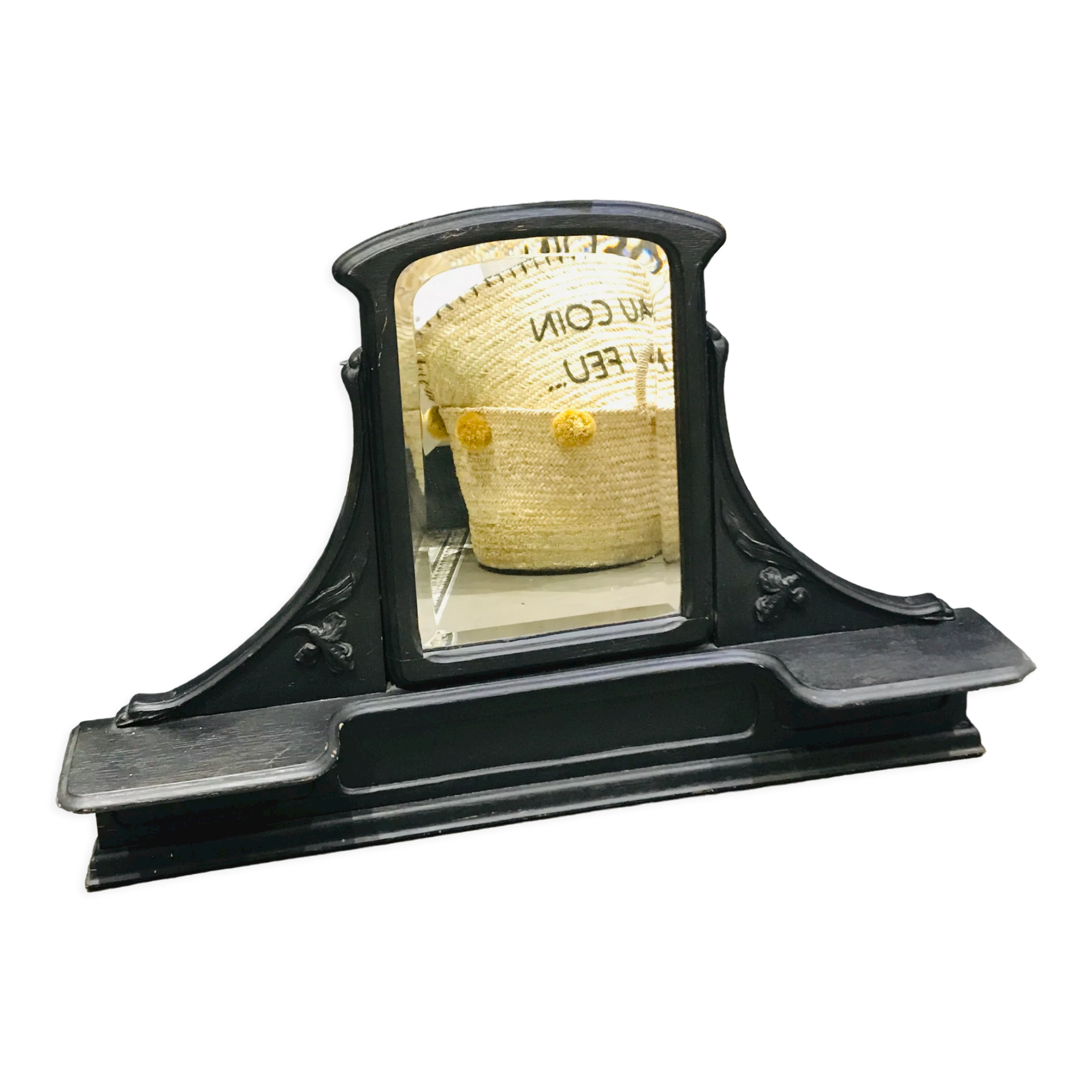 Fifth wheel console and art deco mirror