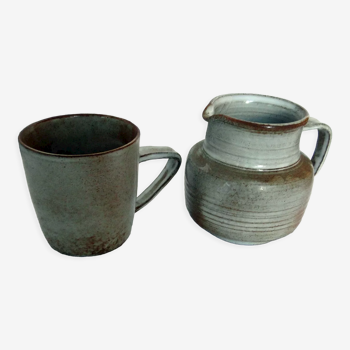 Pitcher set with varnished ceramic mug