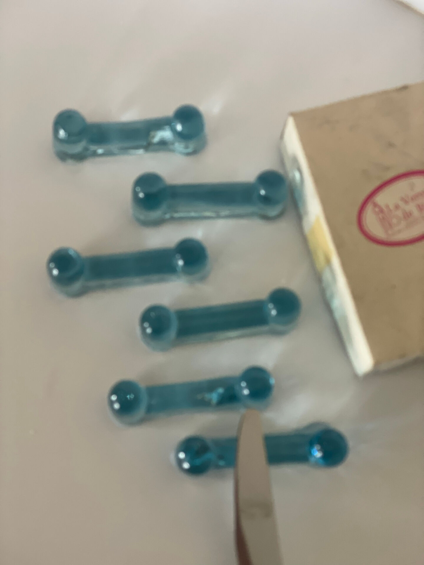 6 porte-couteaux bleus verrerie de Biot