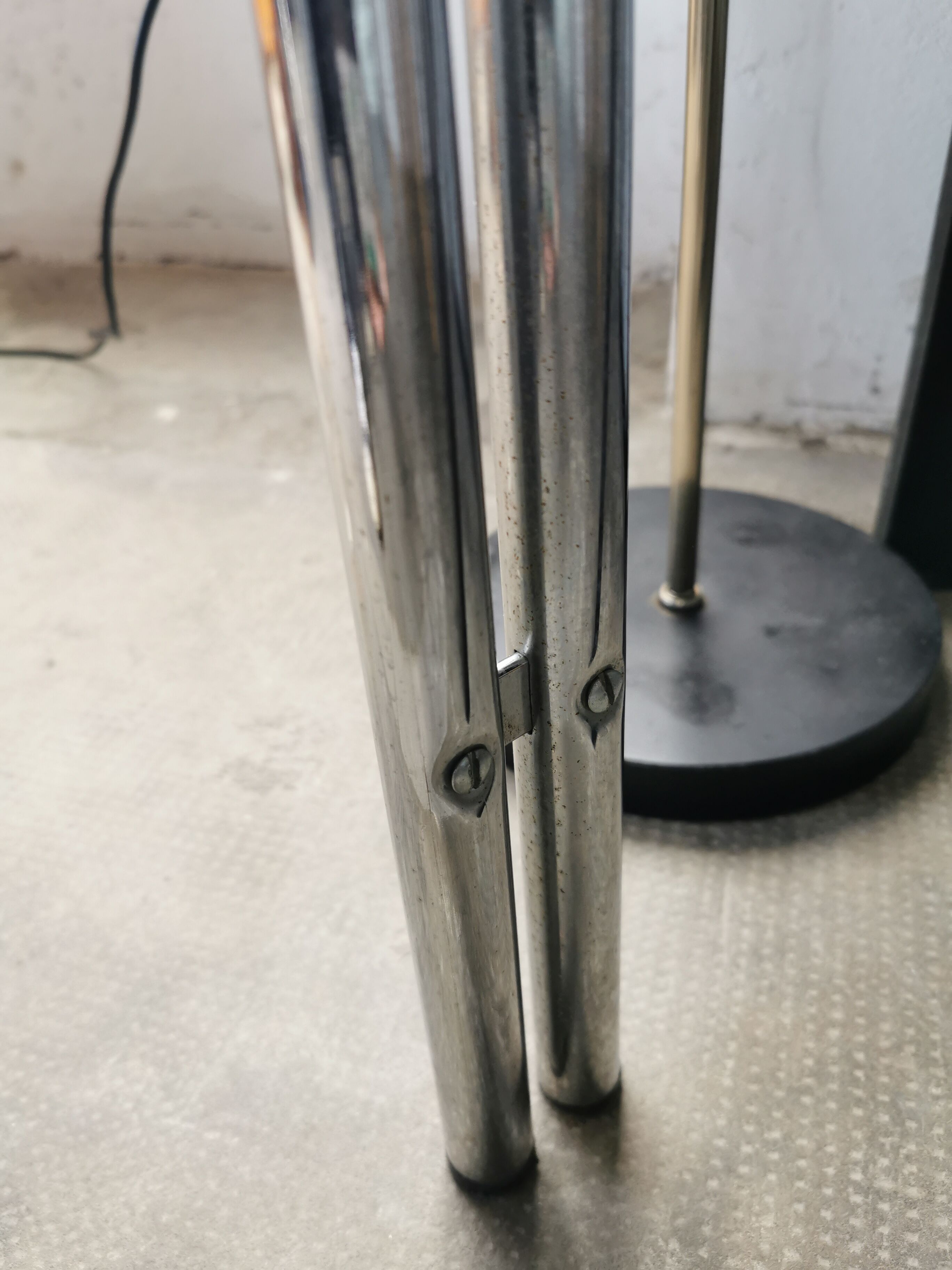 Table in metal chrome and glass 1970