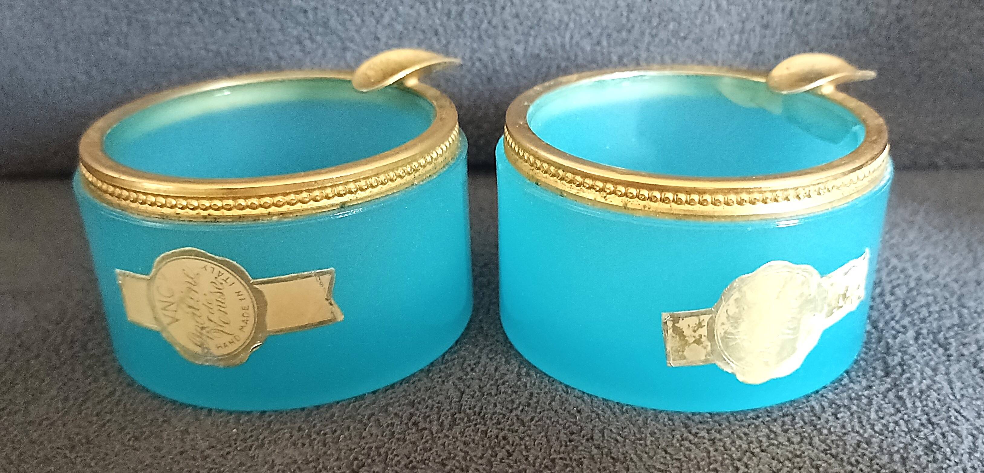 Paire de cendriers V.N.C. « Opaline de Venise »–Murano, Italie, années 1970
