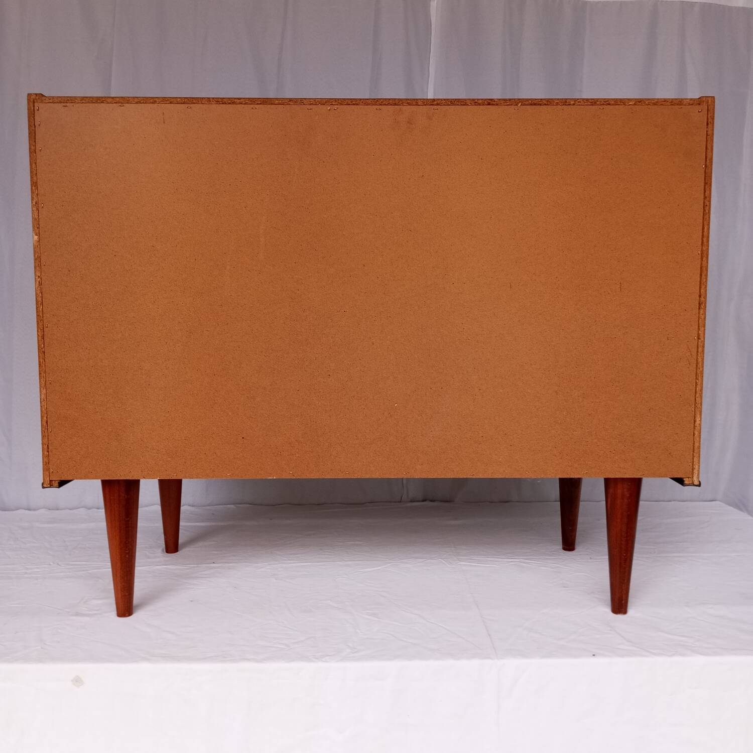 Commode années 60 à trois tiroirs