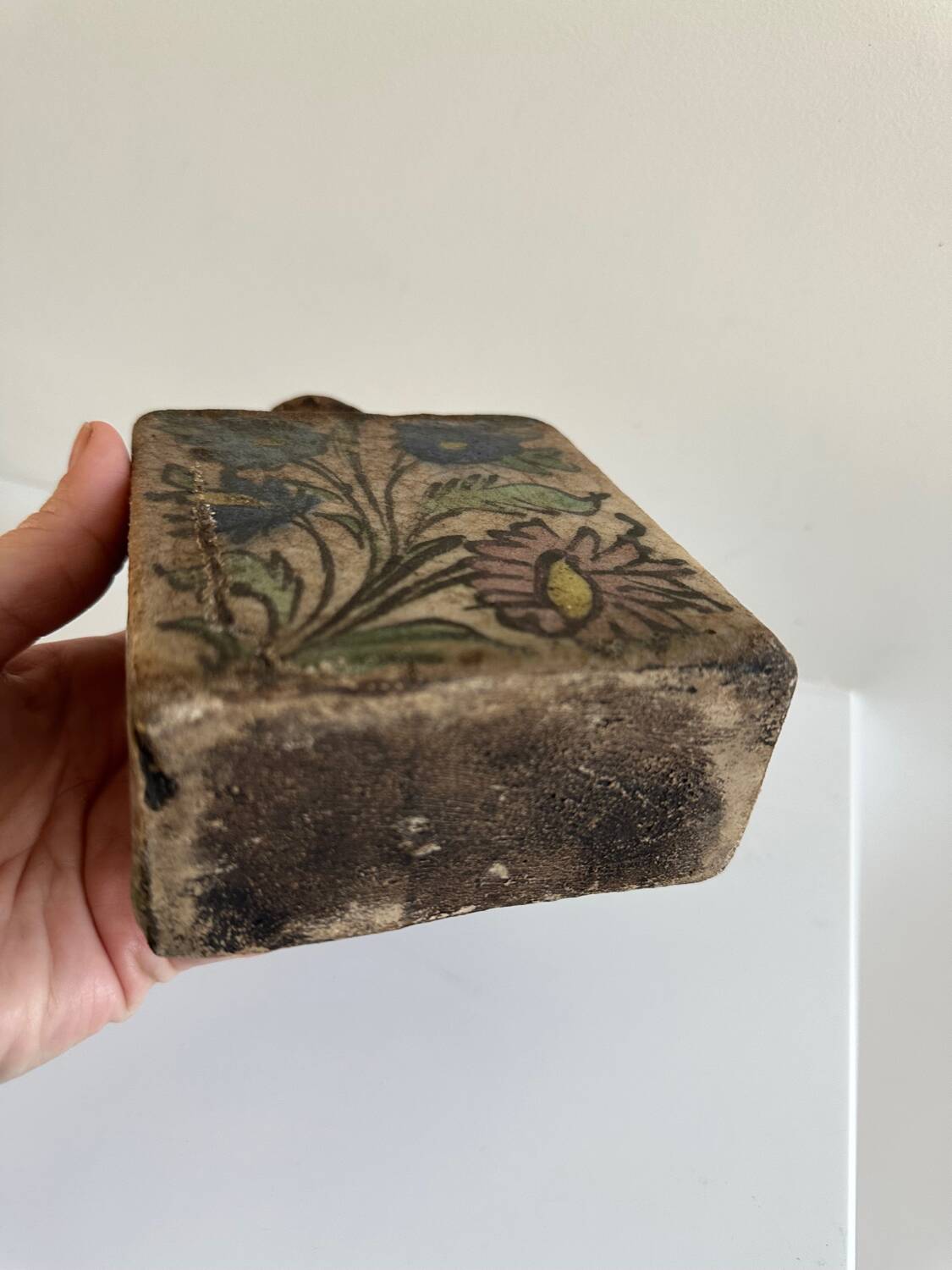 Ancient flask / Persian ceramic from the Qajar period, 18th century