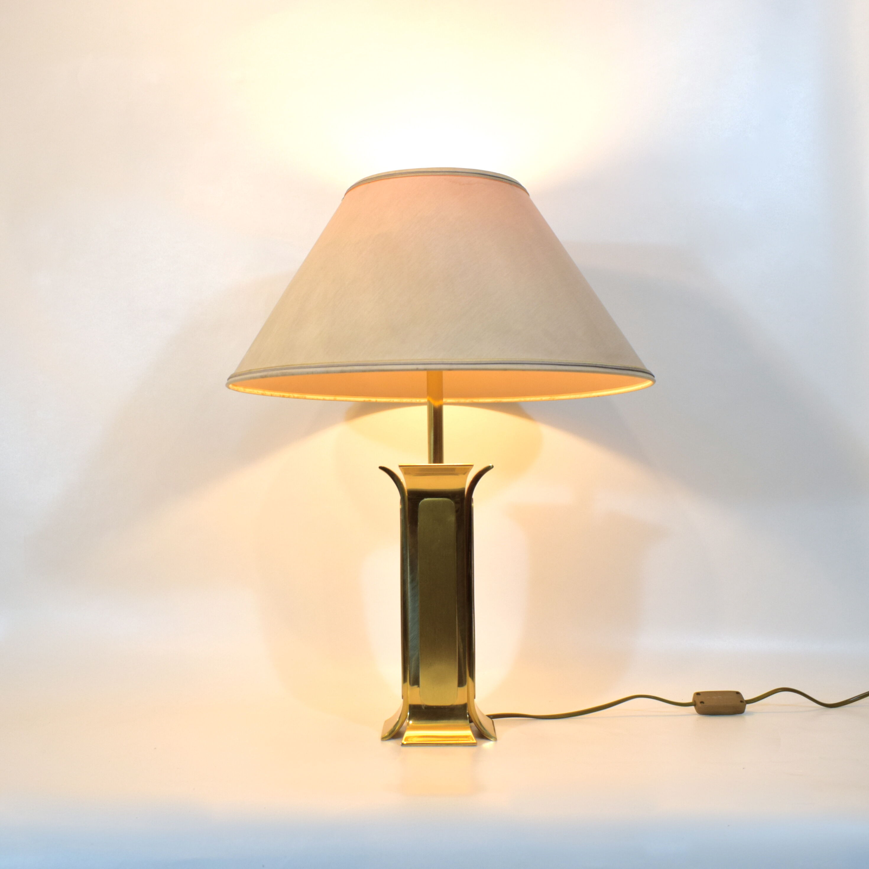 Vintage lamp in solid brass, design 1970 - 80