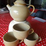 Sandstone teapot with 3 cups