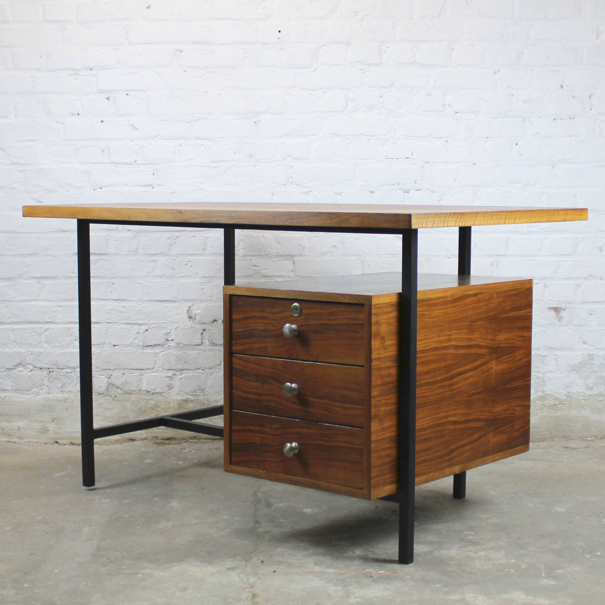 “Minor” model desk by Jean Domps, Trefac edition
