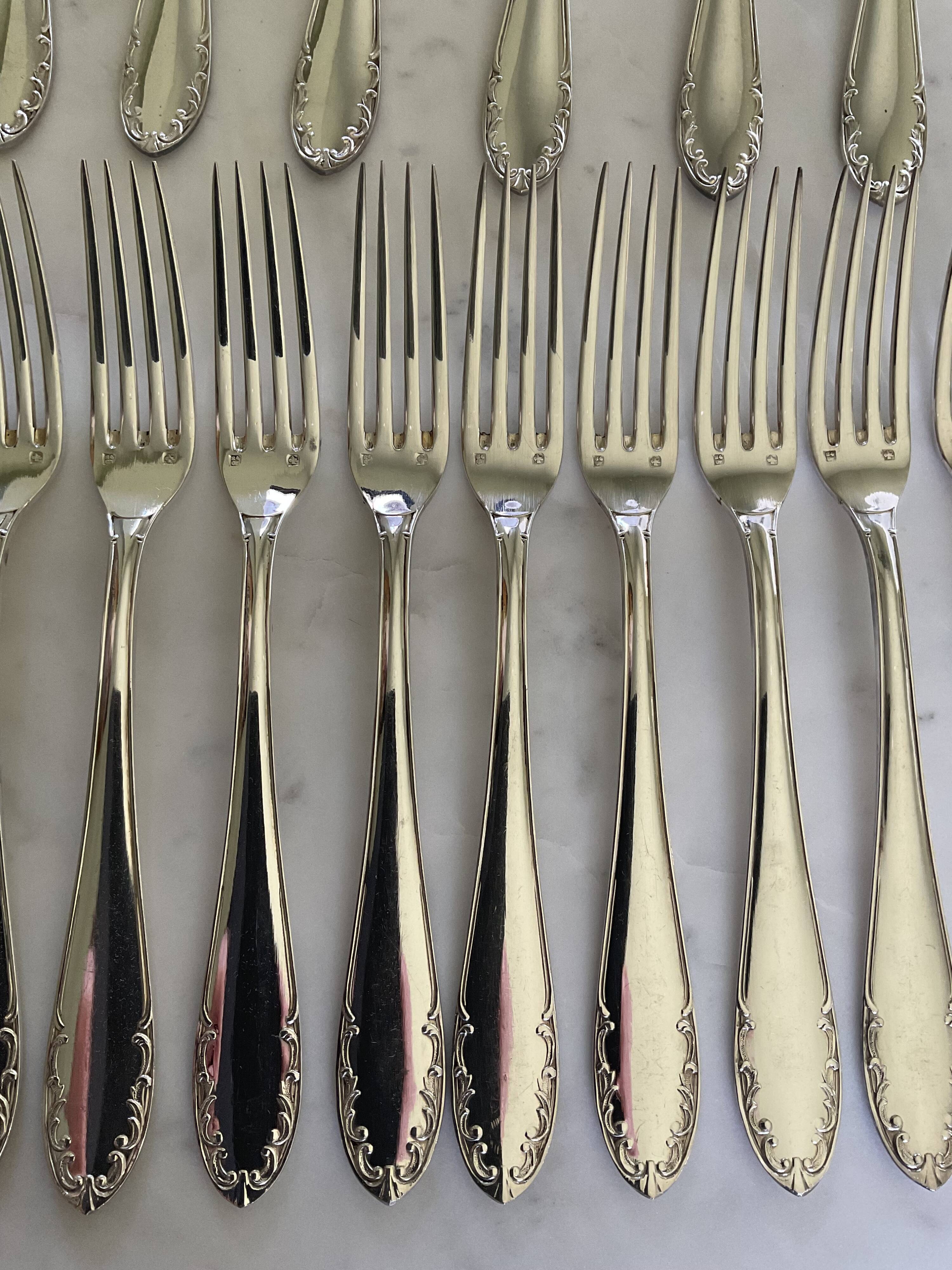 37-piece cutlery set. Silver-plated metal. Vintage