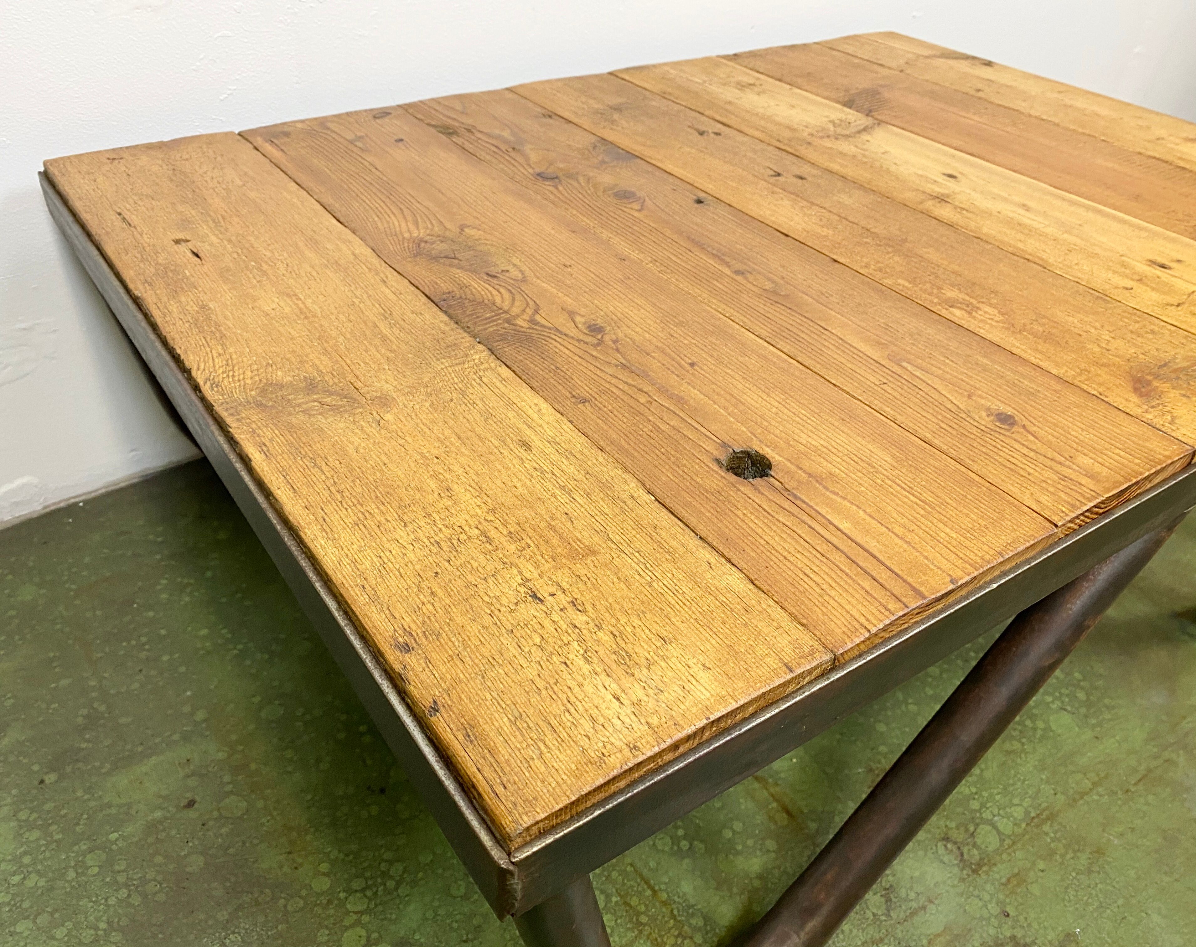 Table basse industrielle, années 1960