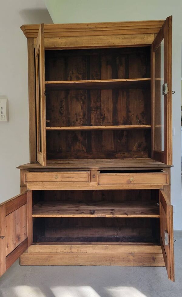 Buffet vaisselier cabinet de curiosités bois massif ancien
