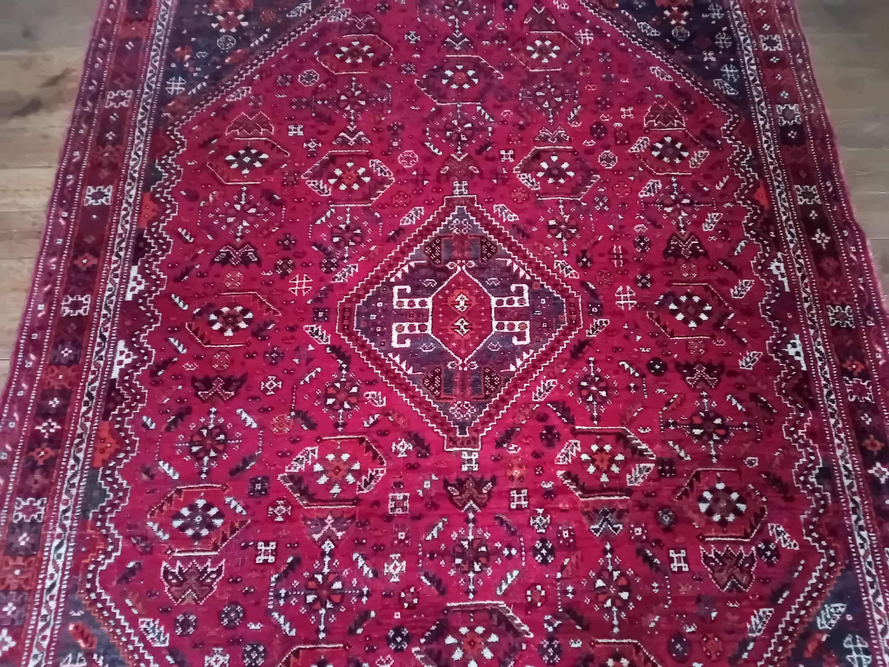 Handmade Shiraz Persian Rug 265x172cm