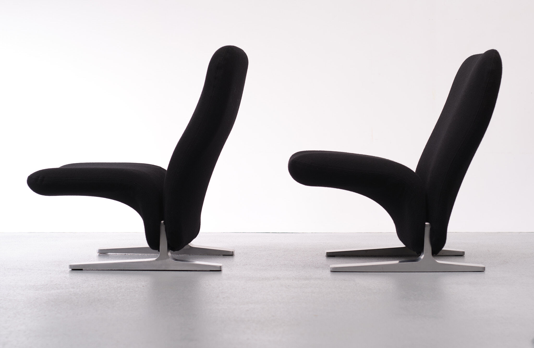 F780 Concorde Lounge Chairs by Pierre Paulin for Artifort in New Upholstery