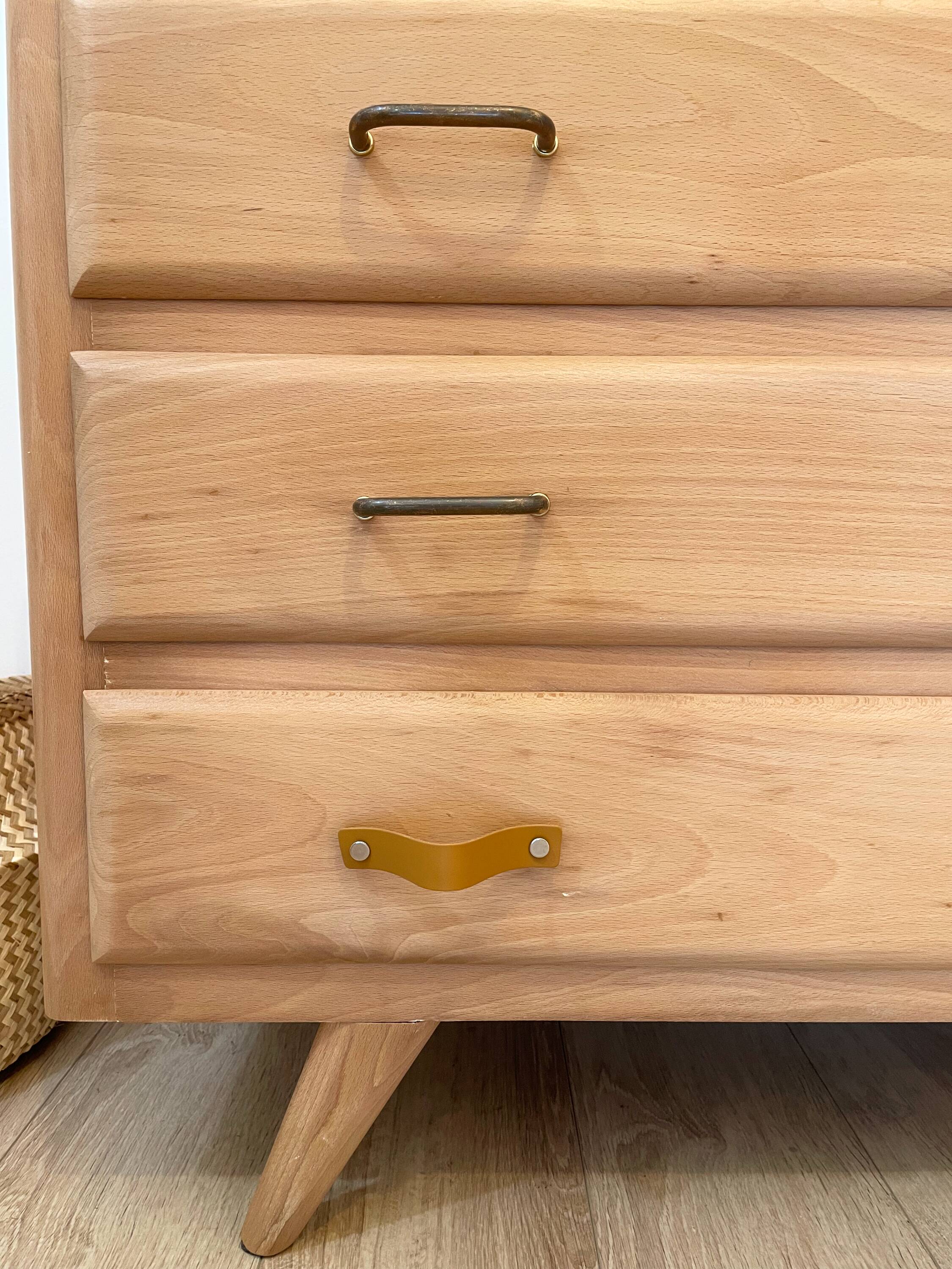 Vintage chest of drawers, tapered legs