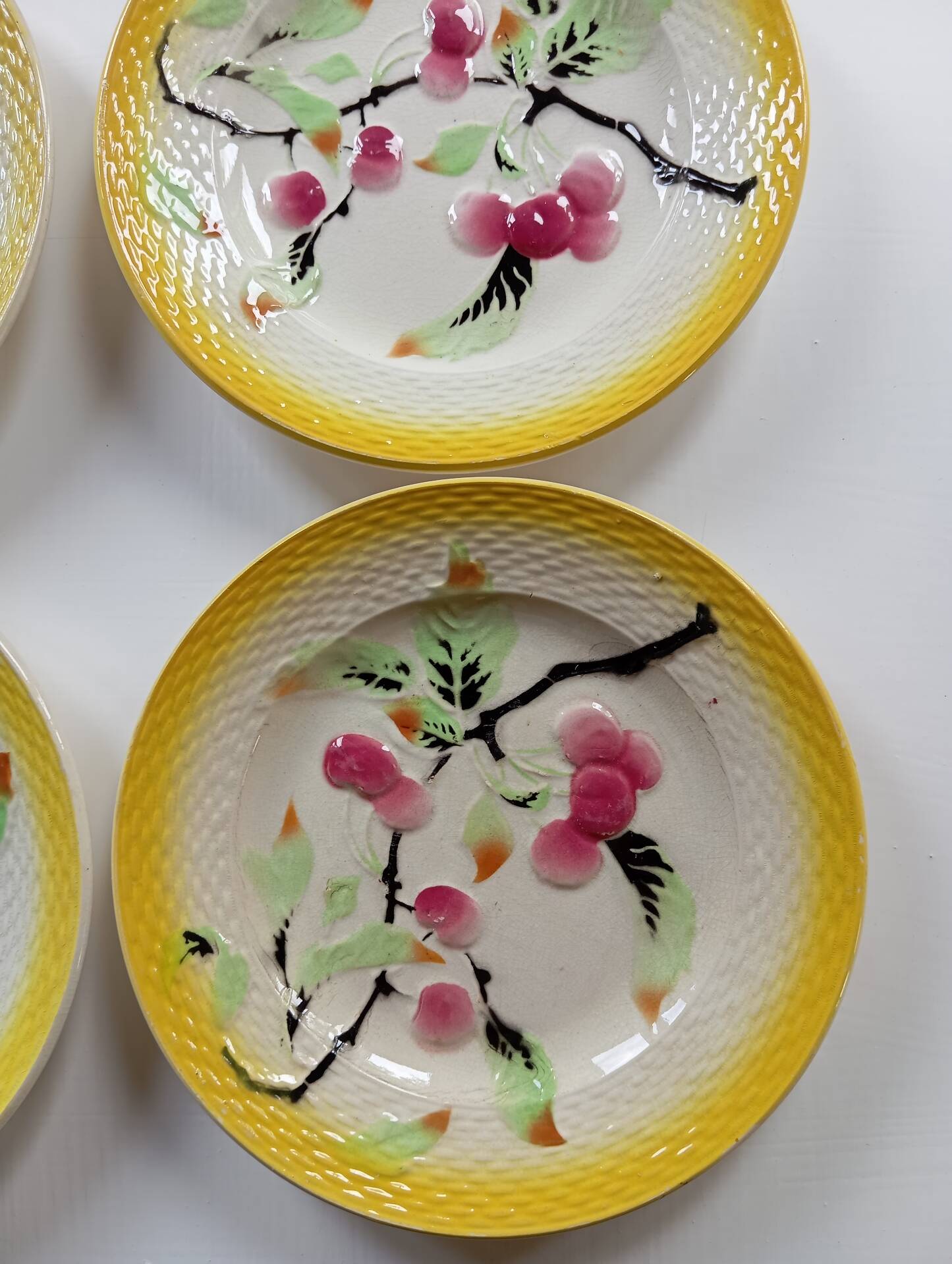 6 Art Deco dessert plates in barbotine. Moulin des Loups.