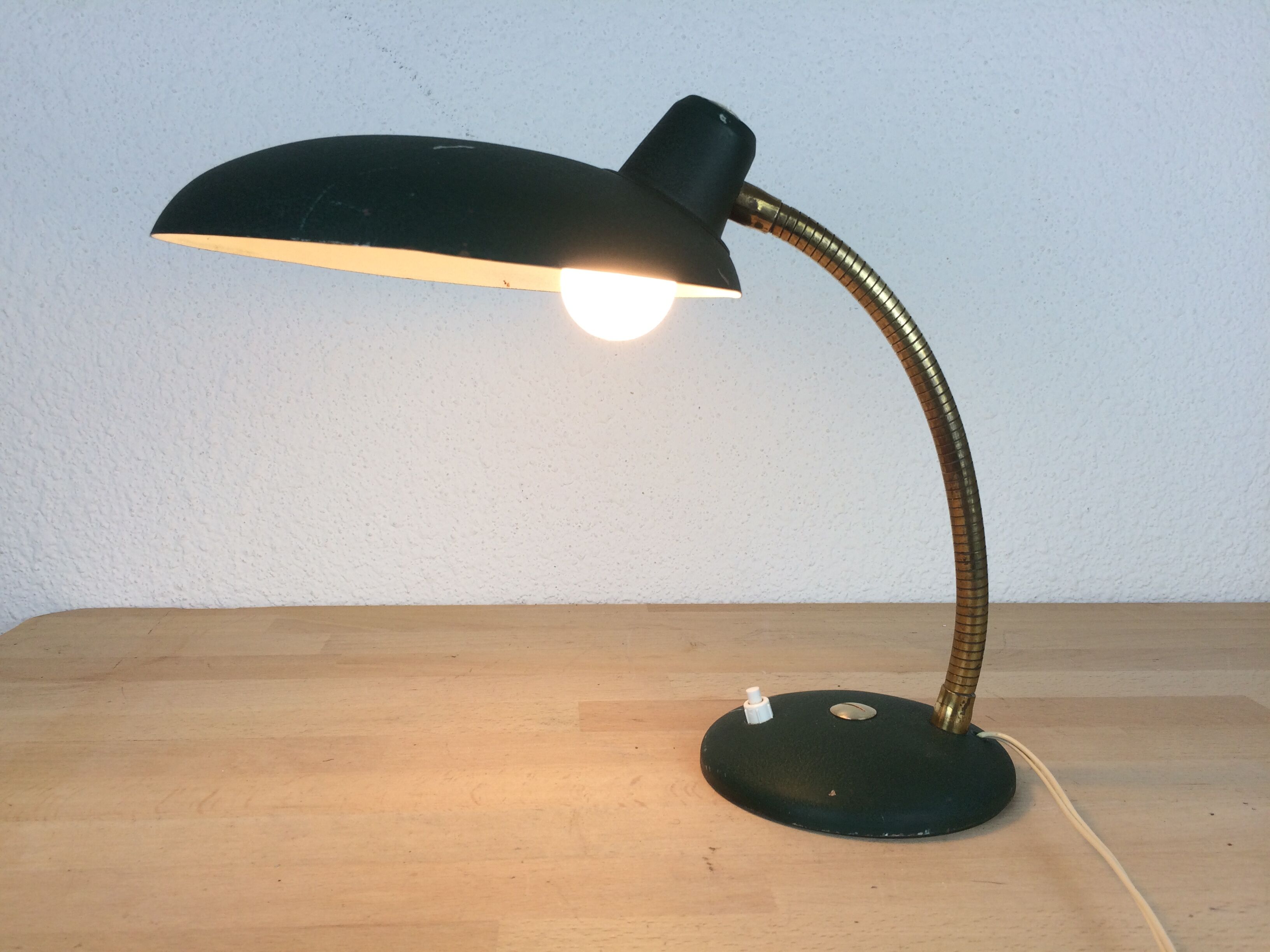 40s green flexible desk lamp