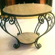 Table basse Art Déco en fer forgé a plateau de marbre XX siècle