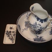 Nécessaire de toilette en faience, vintage 19°