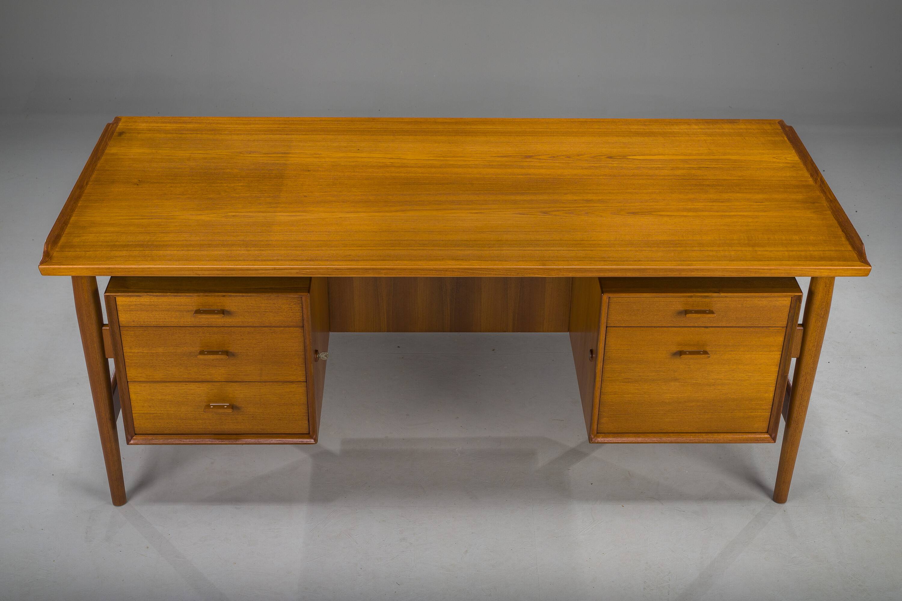 Model 207 Desk in Teak by Arne Vodder for Sibast, 1960s