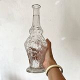 Carafe ancienne en verre moulé
