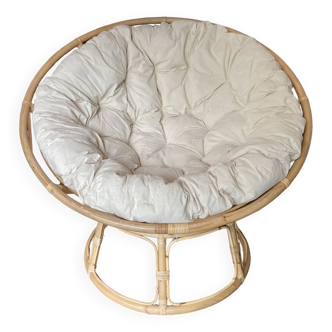 Rattan armchair with its vintage cushion