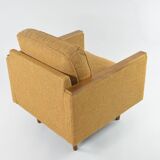 Fauteuil carré jaune chiné