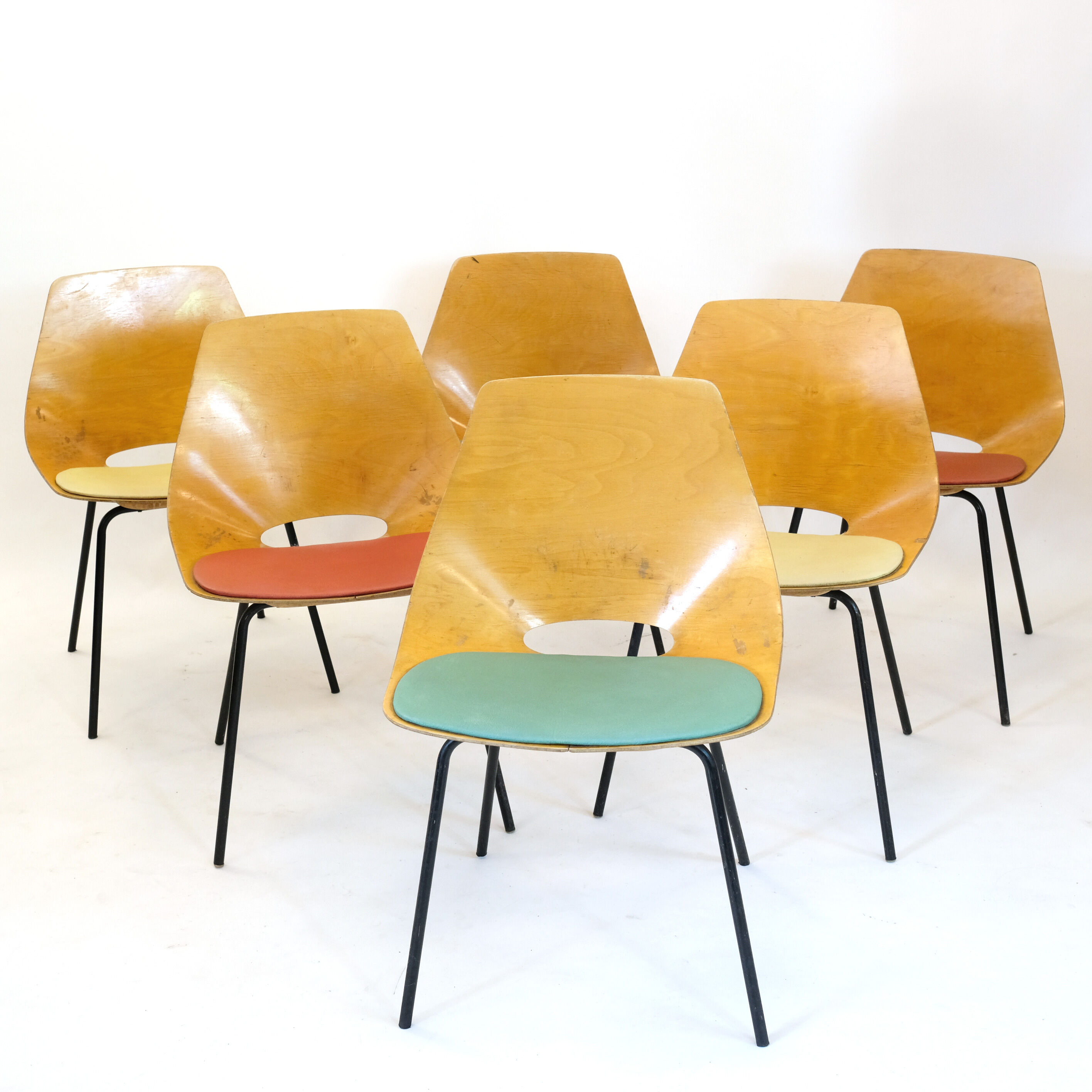 Pierre Guariche set of 6 Tonneau chairs, Steiner, 1960.