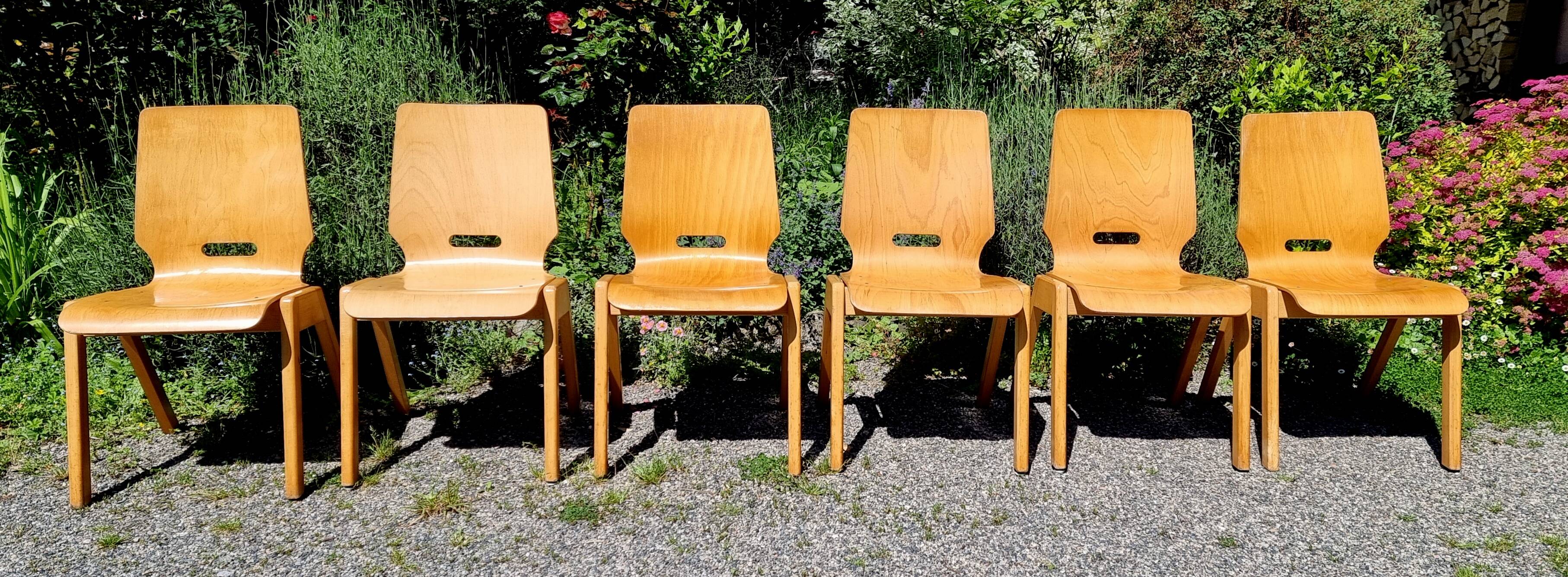 Set of 6 stackable Scandinavian wooden bistro chairs