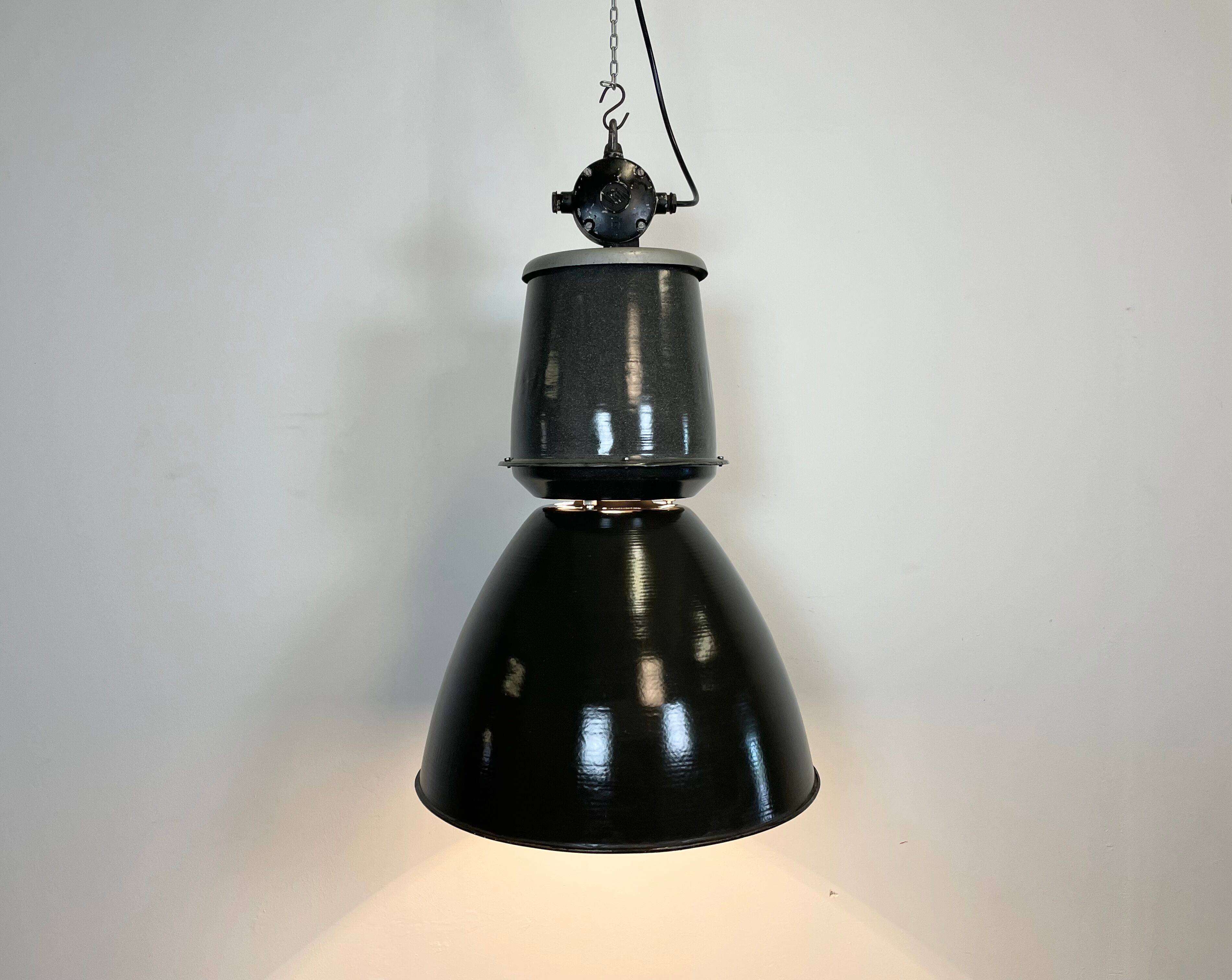 Black Enamel Industrial Lamp from Elektrosvit, 1960s