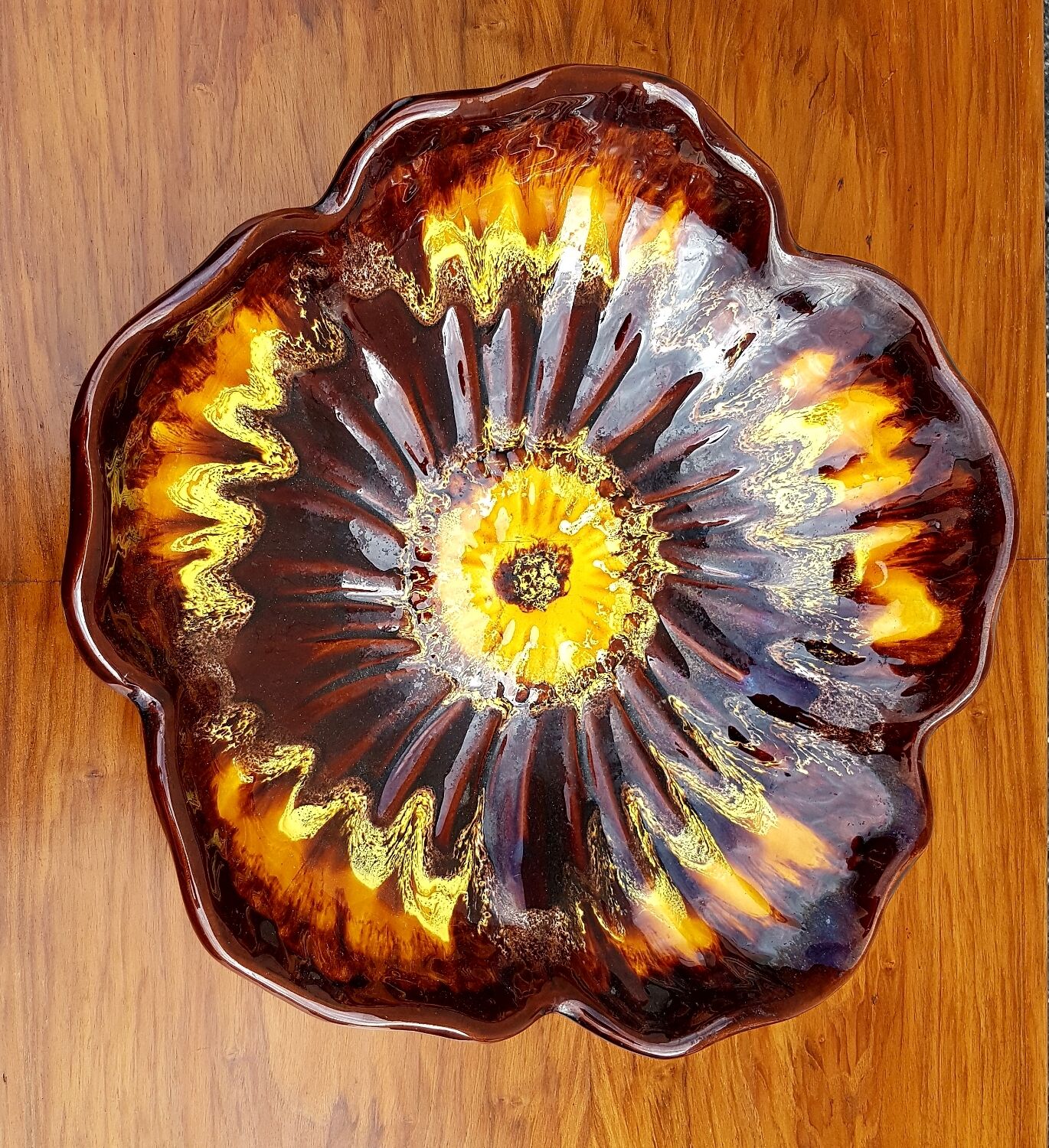 Vintage cup/dish